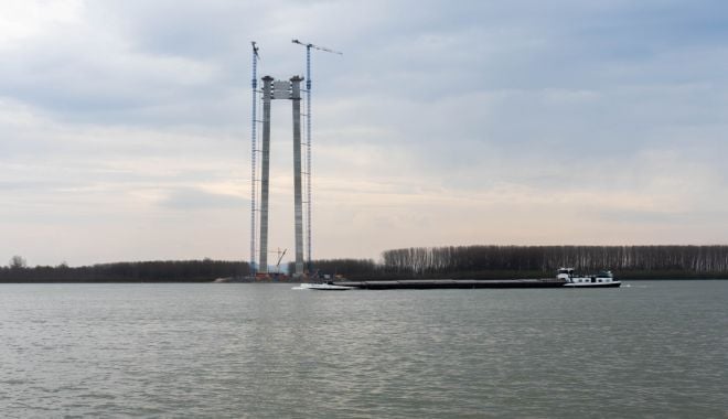 Studenții constructori, în practică la Podul Suspendat de la Brăila