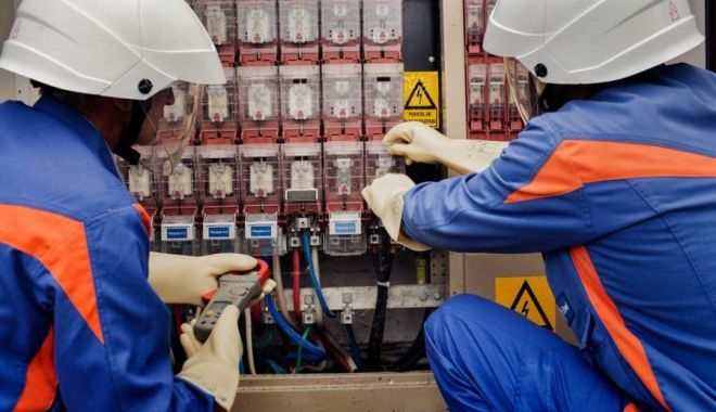 Sute de mii de clienţi vor rămâne fără gaze şi energie electrică