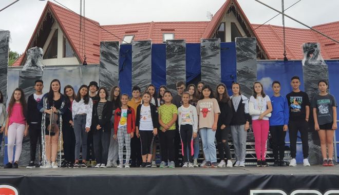 Elevii de etnie turcă au participat la o tabără culturală organizată de UDTR