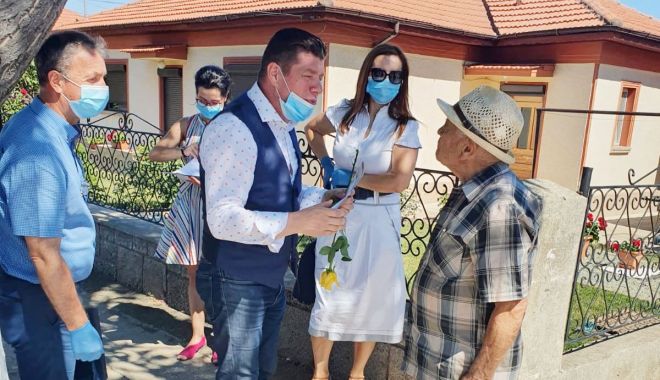 Seniorii din oraşul Techirghiol, premiaţi de autorităţile locale