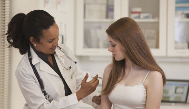 Când ar putea începe vaccinarea anti-Covid a copiilor peste 12 ani în România