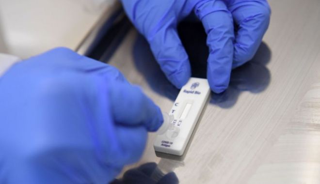 Testele rapide depistează doar 50% dintre cazurile COVID