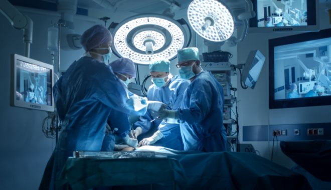 Chirurgii din SUA au transplantat pentru prima dată un rinichi de porc la un om, iar organul nu a fost respins