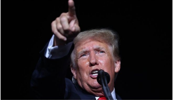 Donald Trump a dat-o în judecată pe nepoata sa și The New York Times