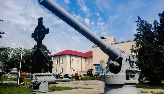 Tunul „Obuchov”, exponatul lunii la Muzeul Marinei