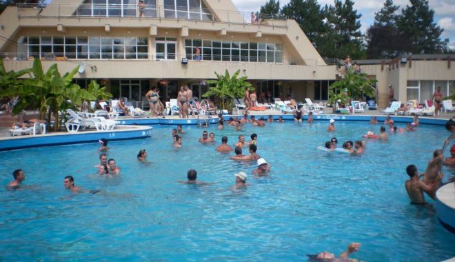 Turismul intern nu va fi condiţionat de certificatul verde de călătorie