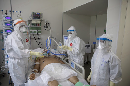 Un bărbat este în stare gravă, după ce a luat timp de un an medicamente pentru a nu se îmbolnăvi de Covid