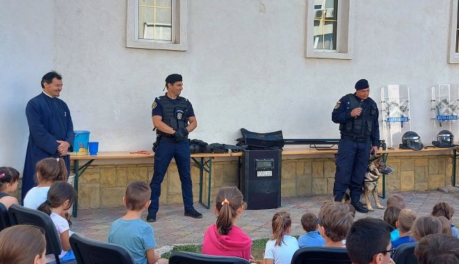 Vacanţă în siguranţă, alăruti de jandarmii constănţeni