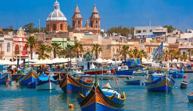 Malta şi Canada îşi închid frontierele pentru turiştii nevaccinaţi