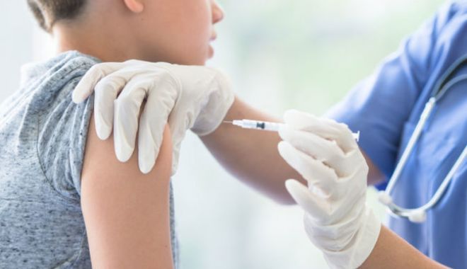 Aproape 2.000 de copii, vaccinați în 24 de ore