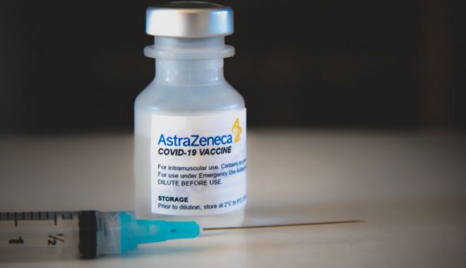 EMA a adăugat o boală neurologică extrem de rară ca posibil efect secundar al vaccinului antiCovid-19 AstraZeneca