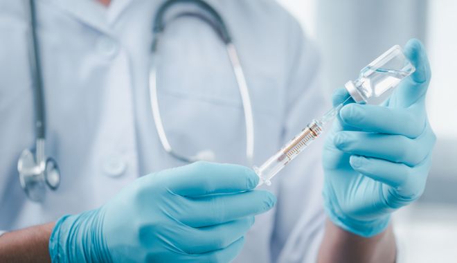 Un băiat de 12 ani și-a câștigat în instanță dreptul de a fi vaccinat anti-Covid, după ce tatăl lui se opusese