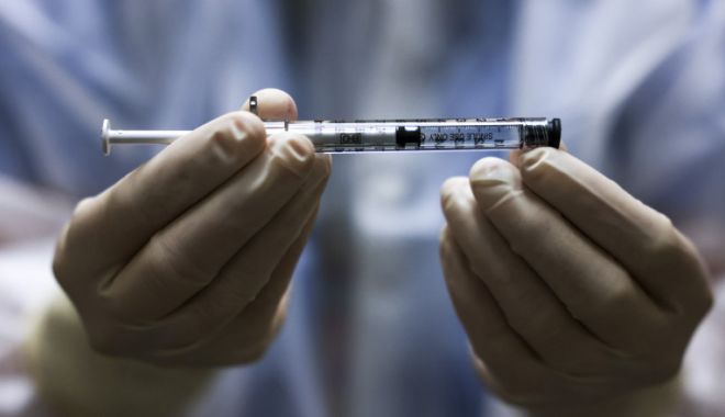 Vaccinul împotriva Covid se poate face în același timp cu cel antigripal