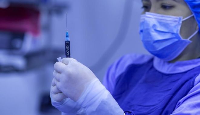 Marea Britanie este aproape de un acord cu UE privind vaccinurile împotriva COVID-19