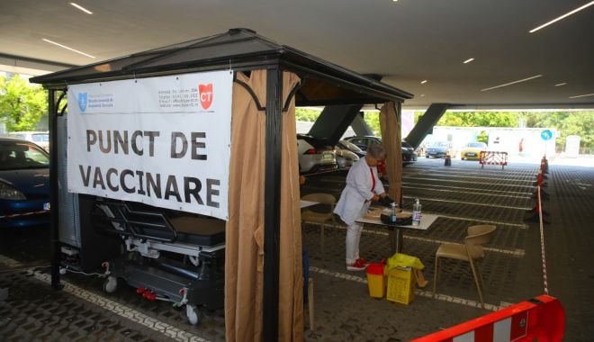 Vaccinare din maşină, la Constanţa