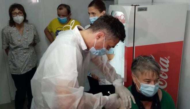 A început programarea în platformă pentru doza a treia de vaccin anti-COVID