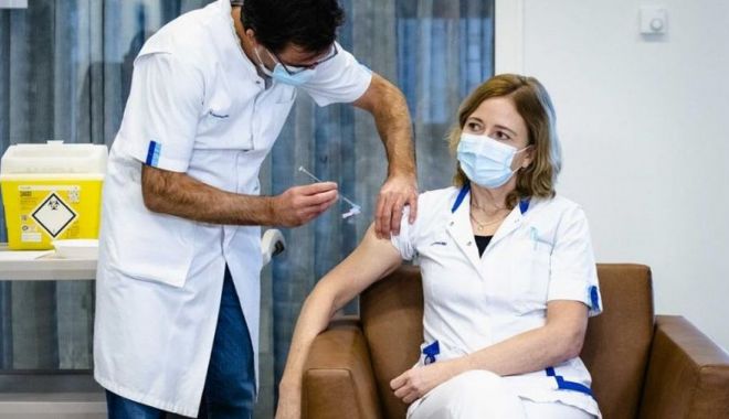 Vaccinarea anti-COVID devine obligatorie în Ungaria pentru personalul medical