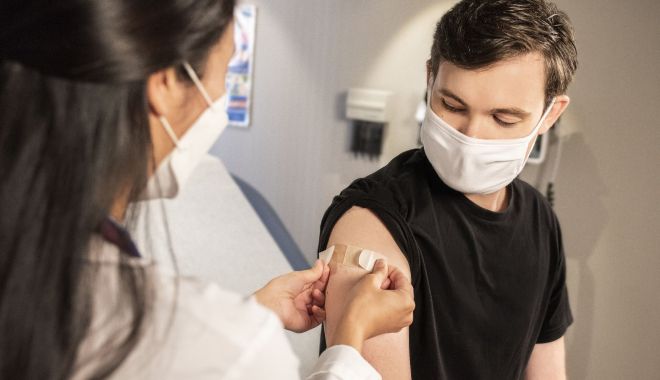 Maraton de vaccinare la Spitalul Militar din Constanţa