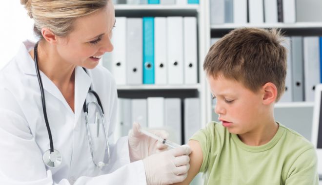 Vaccinul împotriva cancerului de col uterin, administrat şi băieţilor