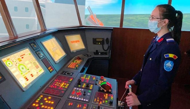 Viitorii studenţi, în vizită la Academia Navală „Mircea cel Bătrân”