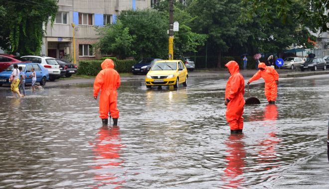 VIN FURTUNILE la Constanţa. COD GALBEN de ploi torenţiale şi grindină, în zona Dobrogei