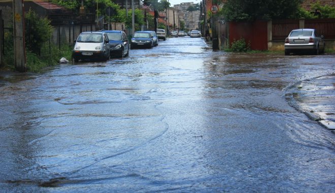 Vreme schimbătoare la Constanța. Mai multe avertizări, emise de meteorologi. Unde puteţi semnala, dacă aveţi probleme