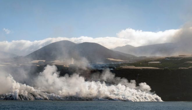 Lava vulcanului Cumbre Vieja de pe insula La Palma a ajuns să acopere o suprafață de peste 10 hectare în Oceanul Atlantic
