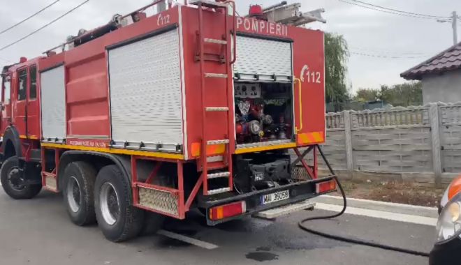 CASĂ ÎN FLĂCĂRI, în comuna Lumina. Un bărbat a suferit arsuri