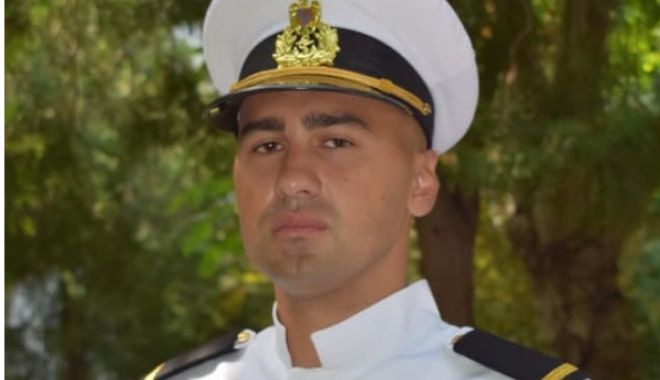 Șeful de promoție de la Radiolocație navală a renunțat la o carieră de economist pentru haina militară