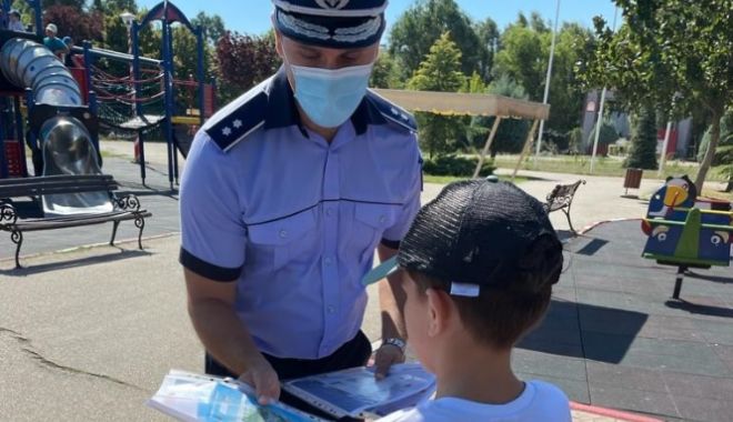Polițiștii constănțeni au fost în vizită la Școala nr. 7 „Remus Opreanu”
