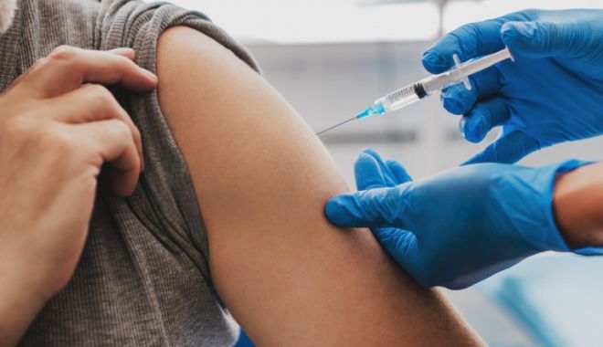Loterii cu premii de milioane de dolari pentru persoanele care se vaccineaza contra COVID-19