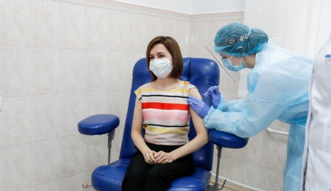 Maia Sandu s-a vaccinat anti-Covid: Am primit vestea din partea României că vom avea mai mult vaccin