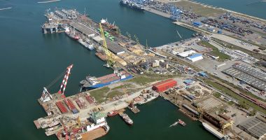 70 de nave și-au anunțat sosirea în porturile maritime românești