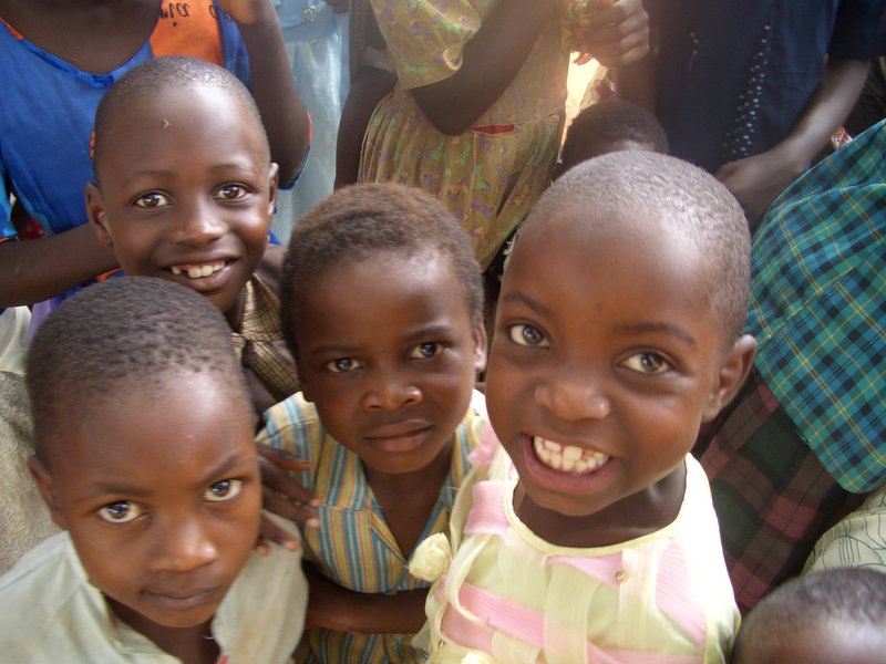 Dăruiţi O Sansă La Viaţă Copiilor Din Africa Ziarul Cuget Liber