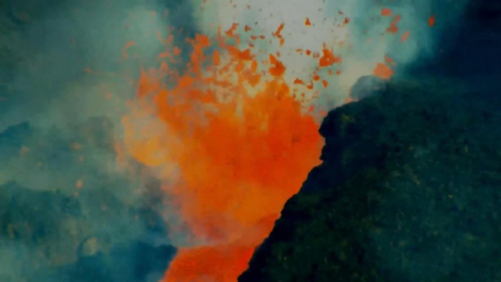 La Palma: O parte a craterului vulcanului s-a prâbușit, într-un moment de maximă activitate - lapalma-1635174478.jpg